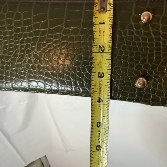 Gorgeous Dune London green faux crocodile embossed top handle bag - Picture 9 of 9